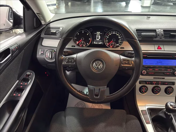 Volkswagen Passat 2,0 TDI 103KW BEZ KOROZE TOP - foto 24