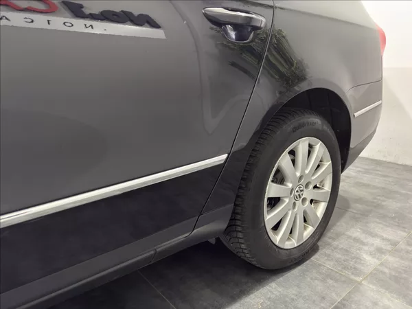 Volkswagen Passat 2,0 TDI 103KW BEZ KOROZE TOP - foto 31