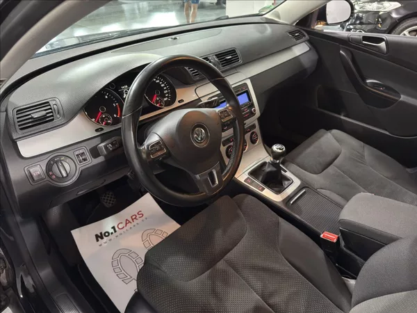 Volkswagen Passat 2,0 TDI 103KW BEZ KOROZE TOP - foto 8