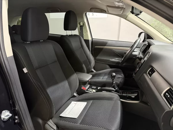 Mitsubishi Outlander 2,3 DI-D 100 LET EDICE 7 MÍS - foto 24