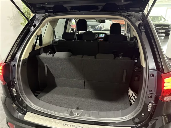 Mitsubishi Outlander 2,3 DI-D 100 LET EDICE 7 MÍS - foto 26