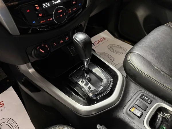 Nissan Navara 2,3 D TEKNA AT DOUBLE DPH - foto 16