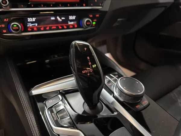 BMW Řada 5 3,0 540i LUXURY M-PAKET HARM - foto 19