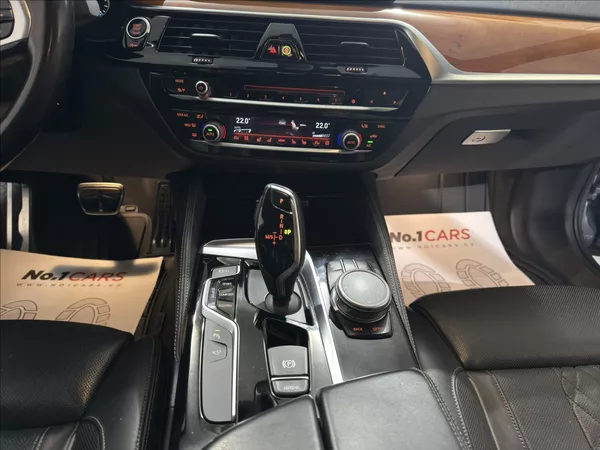 BMW Řada 5 3,0 540i LUXURY M-PAKET HARM - foto 25