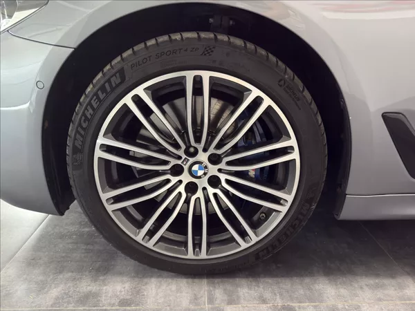 BMW Řada 5 3,0 540i LUXURY M-PAKET HARM - foto 35