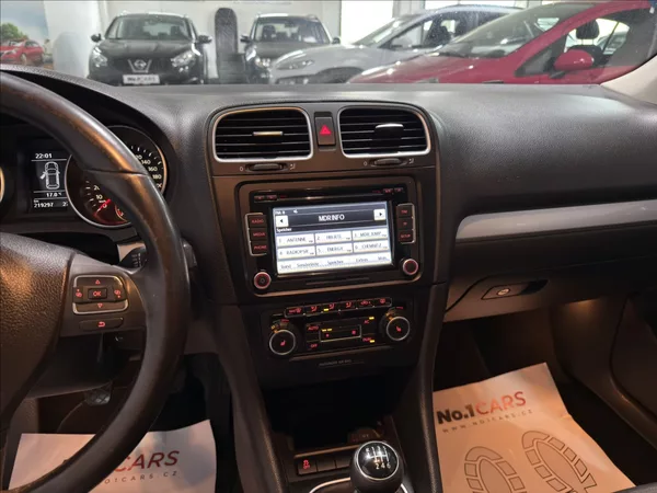 Volkswagen Golf 1,4 TSI HIGHLINE PANORAMA - foto 12