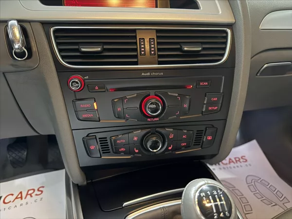 Audi A4 2,0 TDI B8 1.MAJITEL BI-XEN - foto 17