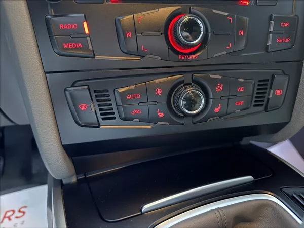 Audi A4 2,0 TDI B8 1.MAJITEL BI-XEN - foto 18