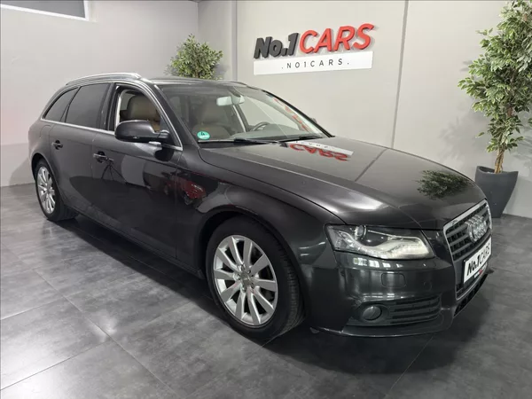 Audi A4 2,0 TDI B8 1.MAJITEL BI-XEN - foto 2