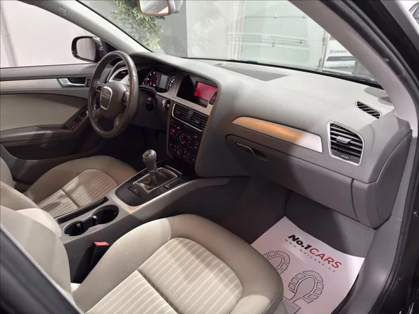 Audi A4 2,0 TDI B8 1.MAJITEL BI-XEN - foto 20