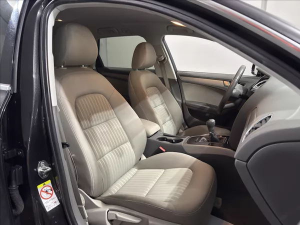 Audi A4 2,0 TDI B8 1.MAJITEL BI-XEN - foto 26