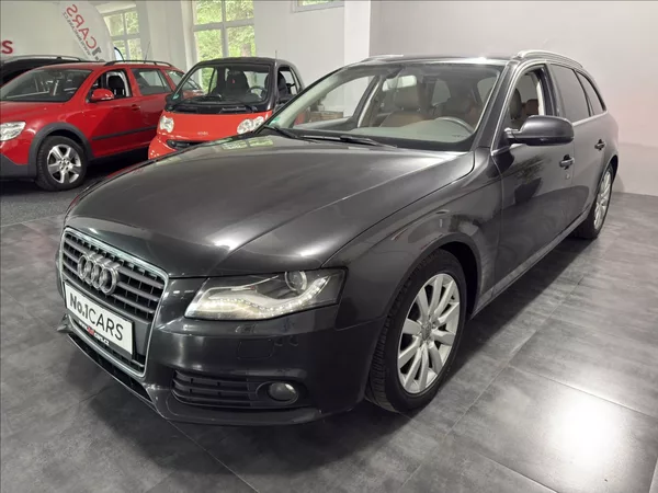 Audi A4 2,0 TDI B8 1.MAJITEL BI-XEN - foto 3