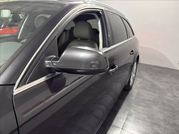 Audi A4 2,0 TDI B8 1.MAJITEL BI-XEN - foto 31