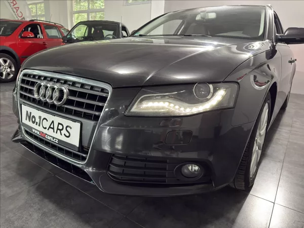 Audi A4 2,0 TDI B8 1.MAJITEL BI-XEN - foto 33