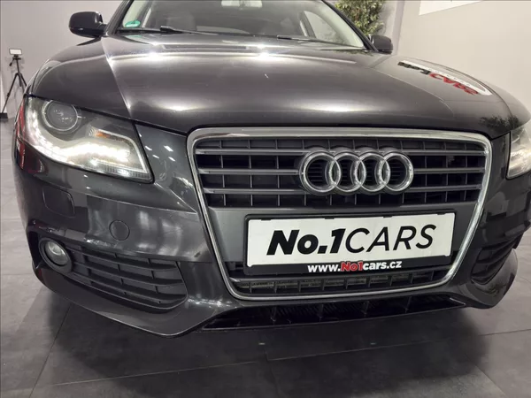 Audi A4 2,0 TDI B8 1.MAJITEL BI-XEN - foto 34