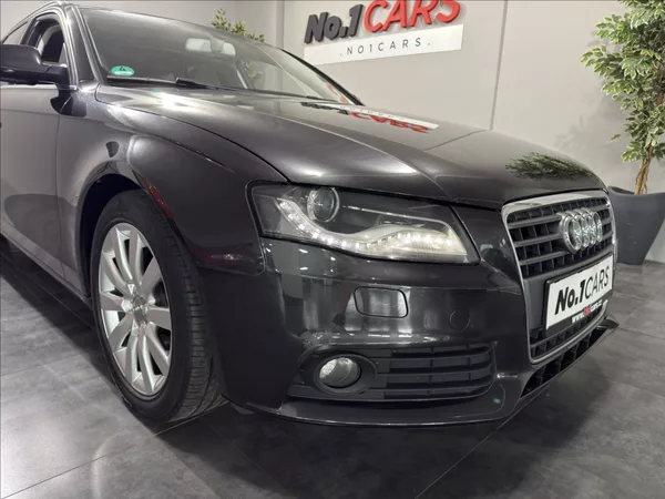 Audi A4 2,0 TDI B8 1.MAJITEL BI-XEN - foto 35