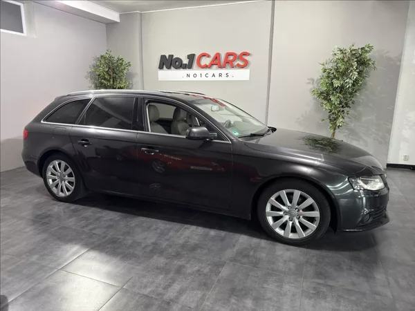Audi A4 2,0 TDI B8 1.MAJITEL BI-XEN - foto 36