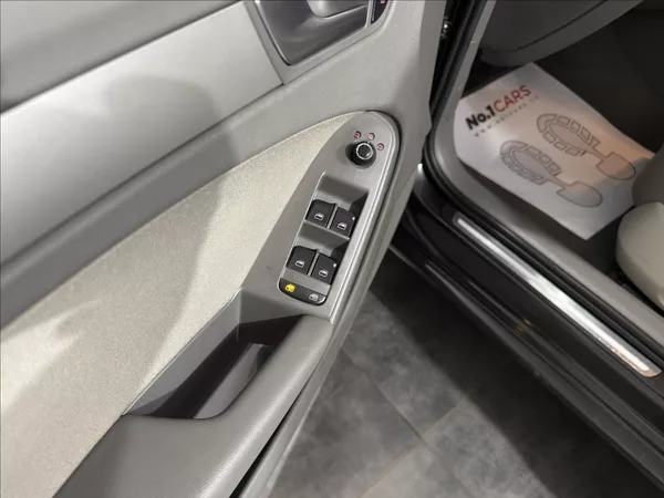 Audi A4 2,0 TDI B8 1.MAJITEL BI-XEN - foto 7