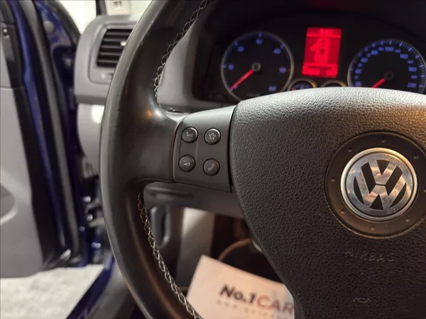 Volkswagen Jetta 1,9 TDI 77KW UNITED 1.MAJ - foto 11