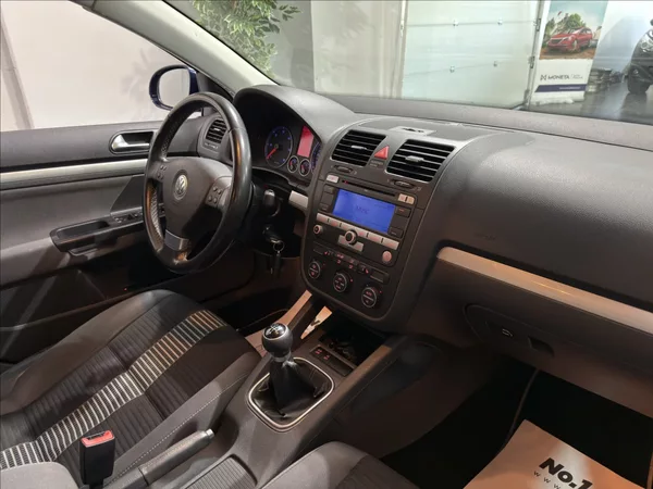 Volkswagen Jetta 1,9 TDI 77KW UNITED 1.MAJ - foto 19