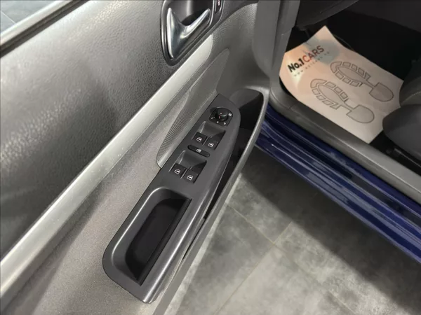 Volkswagen Jetta 1,9 TDI 77KW UNITED 1.MAJ - foto 7