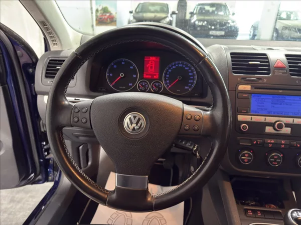 Volkswagen Jetta 1,9 TDI 77KW UNITED 1.MAJ - foto 9