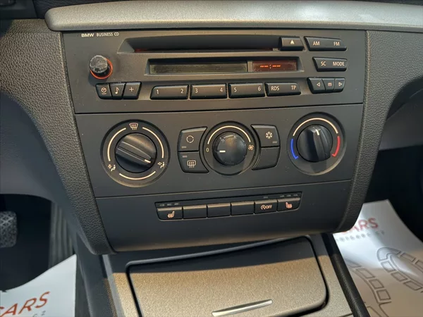 BMW Řada 1 2,0 D 105 kW ZADNÍ ČIDLA - foto 12