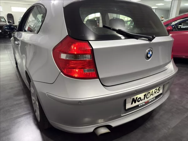 BMW Řada 1 2,0 D 105 kW ZADNÍ ČIDLA - foto 17