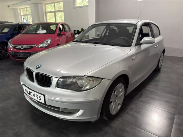 BMW Řada 1 2,0 D 105 kW ZADNÍ ČIDLA - foto 3