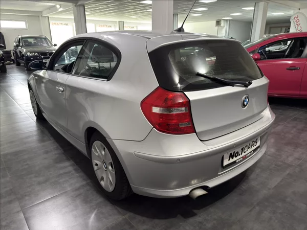BMW Řada 1 2,0 D 105 kW ZADNÍ ČIDLA - foto 4