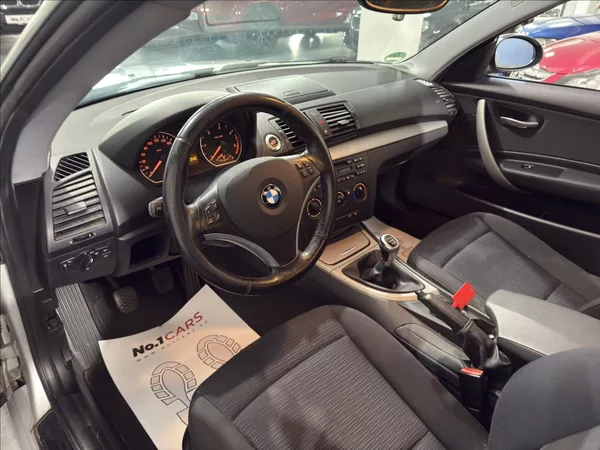BMW Řada 1 2,0 D 105 kW ZADNÍ ČIDLA - foto 6