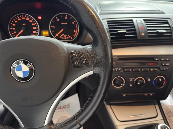 BMW Řada 1 2,0 D 105 kW ZADNÍ ČIDLA - foto 8