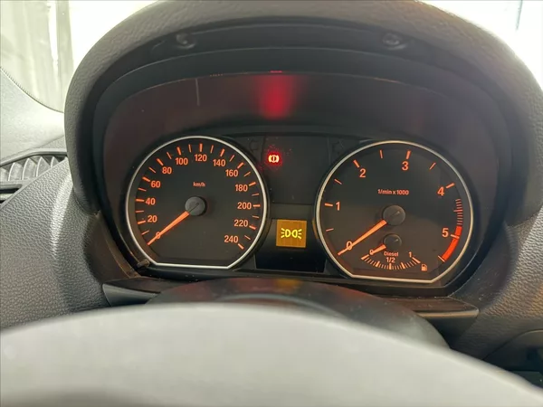 BMW Řada 1 2,0 D 105 kW ZADNÍ ČIDLA - foto 9