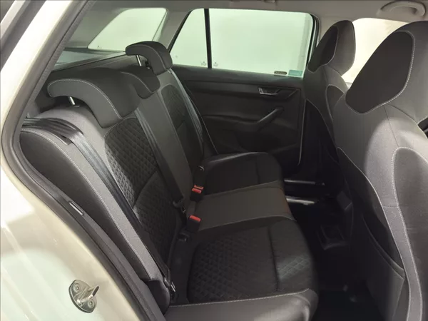 Škoda Fabia 1,2 TSI SPORT VÝHŘEV SEDADEL - foto 19