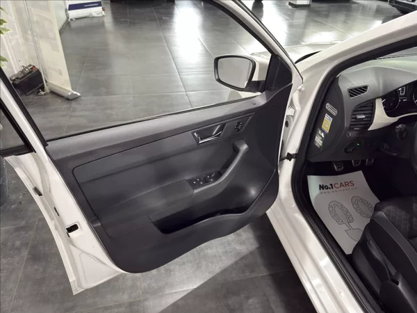 Škoda Fabia 1,2 TSI SPORT VÝHŘEV SEDADEL - foto 6