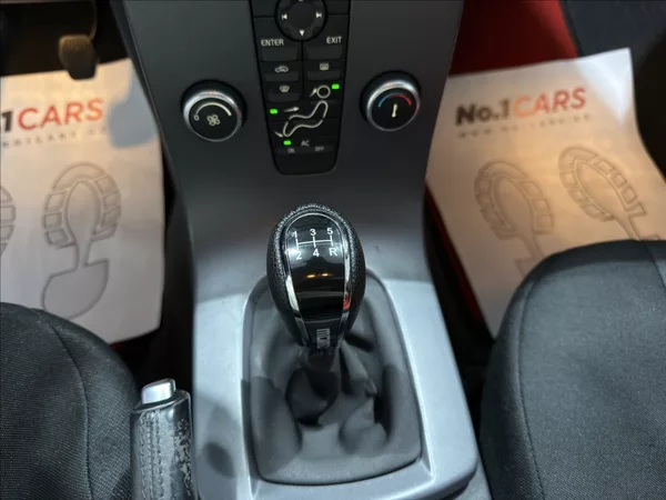 Volvo C30 1,8 i KLIMATIZACE SERVIS ALU - foto 12