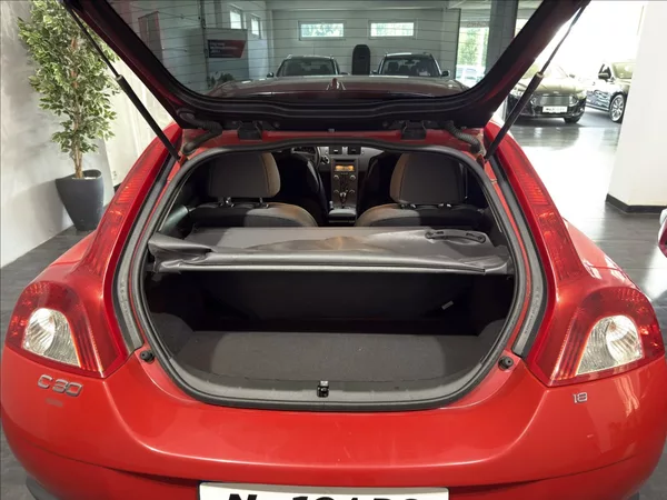 Volvo C30 1,8 i KLIMATIZACE SERVIS ALU - foto 17