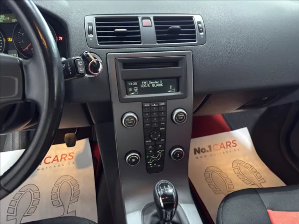 Volvo C30 1,8 i KLIMATIZACE SERVIS ALU - foto 9