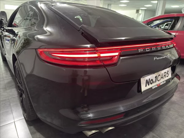 Porsche Panamera 4,0 4S 421HP CHORNO DOVĚRY - foto 33
