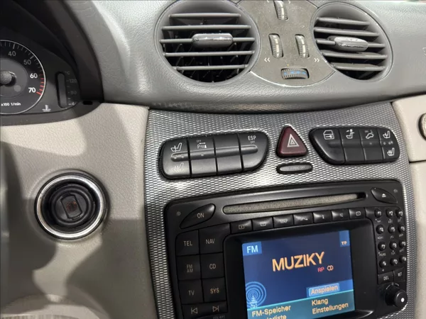 Mercedes-Benz CLK 1,8 200 KEY-LESS BI-XEN WHIT - foto 11