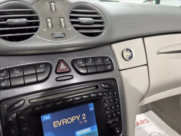 Mercedes-Benz CLK 1,8 200 KEY-LESS BI-XEN WHIT - foto 12