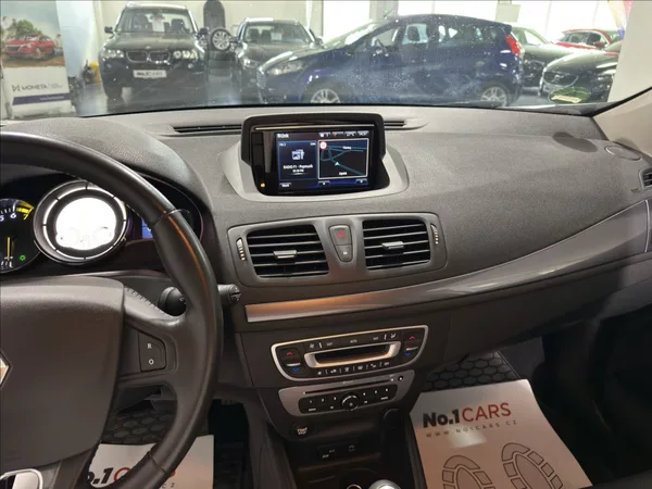 Renault Mégane 1,6 i LIMITED NAVI VÝHŘEV - foto 13