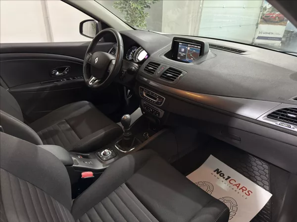 Renault Mégane 1,6 i LIMITED NAVI VÝHŘEV - foto 17