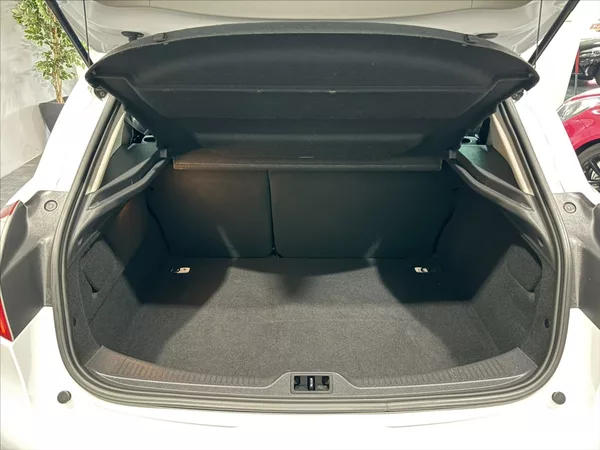 Renault Mégane 1,6 i LIMITED NAVI VÝHŘEV - foto 23