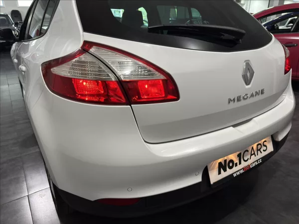 Renault Mégane 1,6 i LIMITED NAVI VÝHŘEV - foto 25