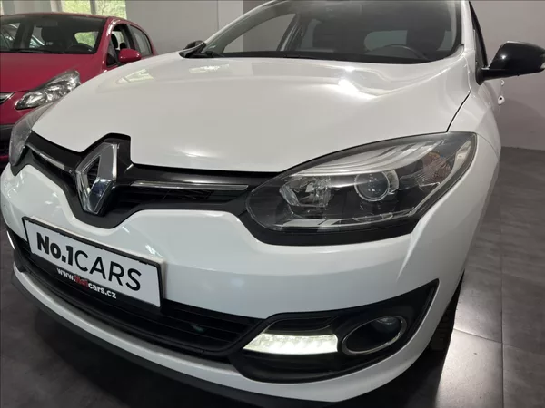 Renault Mégane 1,6 i LIMITED NAVI VÝHŘEV - foto 27