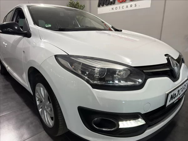 Renault Mégane 1,6 i LIMITED NAVI VÝHŘEV - foto 28