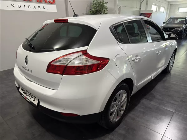 Renault Mégane 1,6 i LIMITED NAVI VÝHŘEV - foto 5