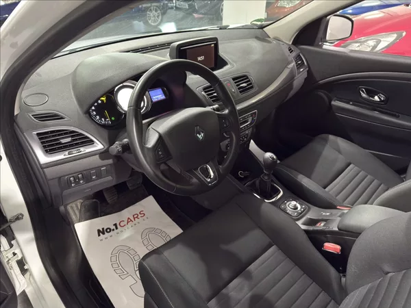 Renault Mégane 1,6 i LIMITED NAVI VÝHŘEV - foto 8