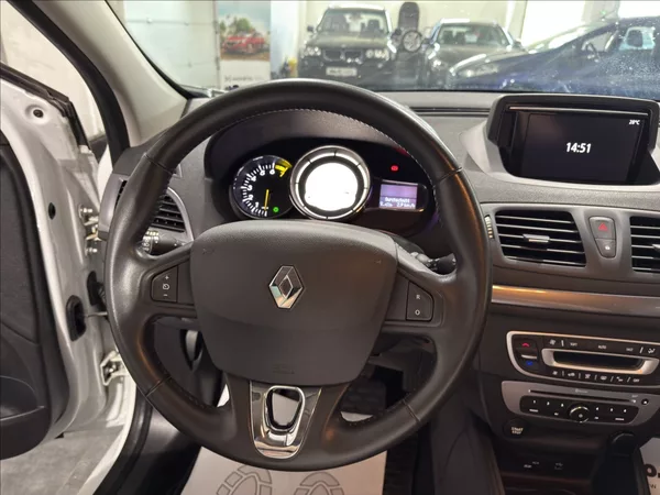 Renault Mégane 1,6 i LIMITED NAVI VÝHŘEV - foto 9